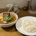 スープカレー スアゲ2 - パリパリ知床鷄と野菜カレー　¥1,380