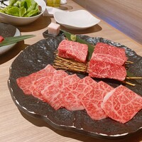 近江うし 焼肉 にくTATSU 青山本店 - 
