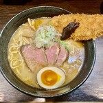 尼龍 - みそらーめん 900円　※限定メニュー