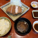 Tonkatsu Buxutarou - ロースとんかつ定食　ゴーバルポーク