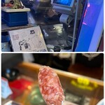 サルメリアロッキュー - 盛り合わせは、オーダーしてからスライスです。
                                一口試食でいただけるのも嬉しい♪(  ´艸`)