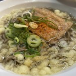 立喰うどん・そば　大和庵 - 天かすが入ります