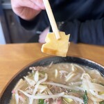 若柳食堂 - 他の店ではなかなか見ないあべかわ。甘くて伊達巻みたいなかんじです。個人的に苦手なので私は抜いてもらいますが、連れは美味しいと食べてました。