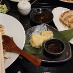 中華酒場 黒門 轍 駒川中野店 - 名物のシュウマイと餃子