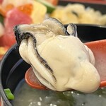 Dairokujuu San Nana Youmaru - 牡蠣が入ってます