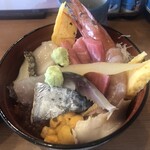 Daiwazushi - 特上ちらし丼のアップ