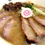麺屋くろ松 - 炭焼きチャーシュー増しぃぃ♪