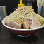 ラーメン二郎 - ブタもアタリ！