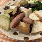 チーズバーガーとチーズフォンデュのお店 安藤ファーム - 野菜盛り合わせ