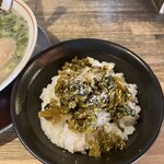 博多一丁 - 白ごはん高菜のせ