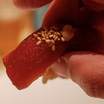 赤坂 鮨 天ぷら 祇園いわい - 漬けマグロ ごまと柚子胡椒