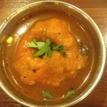 アーンドラ・キッチン - おかわりラッサム（ワダ入り）