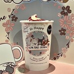 タリーズコーヒー - フォトスポットの「＆TEA 桜香る 苺ロイヤルミルクティー〈アイス〉」①