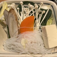 銀座しゃぶ通 - 国産豚ロースと牛ロースのしゃぶセット（¥1100）