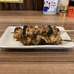 Yakitori Fukushige - ねぎま（242円） / 皮（154円）