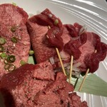 特選銘柄和牛 焼肉牛亭 五反田店 - 特選タン塩盛り合わせ