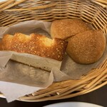 ラトリエ・ド・ギニョール・エ・マデロン - 2種類の全粉粒を使用した美味しいウォカッチャ♪