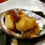 灼味噌らーめん 八堂八 - 蝦夷あわびのバター醤油焼 500円