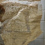 エスカルゴ フレッシュ＆ベイクド - 遊ばれて伸び切った緩衝材