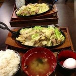 肉米 雄一飯店 - ご飯はたっぷり｢マンガ盛り｣級(笑)