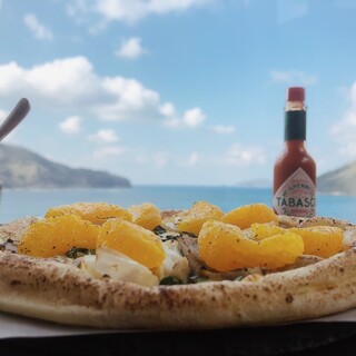 海を見下ろすカフェ_0