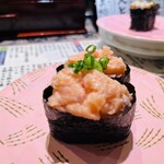 根室花まる - サーモン軍艦