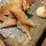 魚酒場 二つめ - エイヒレ炙り