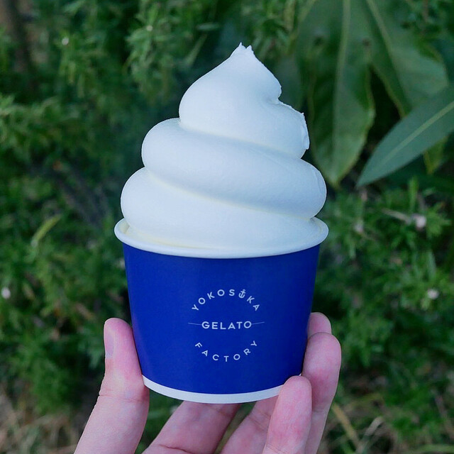 よこすかポートマーケット内のジェラート専門店、トマトもチェリー