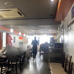 Esunikku Dainingu Sanraizu - 店内