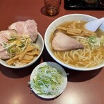 彩花 - ラーメン　トッピングネギ　半チャーシュー丼