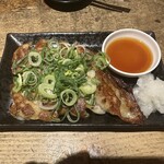 餃子工房 ちびすけ - 揚げ餃子ポン酢です。
