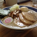 中華蕎麦 サンジ - 嫁は特製中華蕎麦を注文♡  