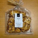 久世福商店 - 料理写真:黒豆おかき