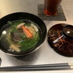 なにわ天ぷら 維心 - ①鯨と水菜のお吸い物