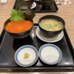 大磯 - 道産イクラ丼(中)¥2,580