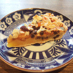 すみだ珈琲 - りんごとチョコレートのタルト(350円)