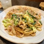 牛楽炭火焼肉 - ホルモン焼きうどん