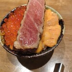 焼うお いし川 名古屋 - 至福の三種丼真ん中は先程焼いていた大トロ！