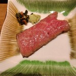 焼うお いし川 - 大トロ、片面焼　ご飯の上に乗せて食べます