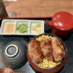 肉食家さんのハンバーグ にくきゅうグリル - 上ハンバーグまぶし