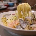 パスタ小僧 - クリーム アサリ(900円)
      大盛り(平日ランチタイムサービス)
      エビ(+150円)
      ベーコン(+100円)