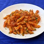 提味了意大利产辣椒的辣味“penne”意式辣番茄酱意面