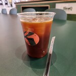 キオスク コーヒーロータリー - アイスアメリカーノ(500円)です。