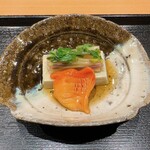 おたぎ - ふきのとう豆腐と赤貝　ハマボウフウ