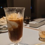 ランダバウト テーブル - アフォガード　Coffee入れました。