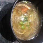 焼肉 東燈亭 - サービスのスープ