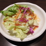 Tonn Teji - ランチのサラダ