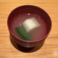 鮨 しお津 - 岩津ネギと浅利の吸物