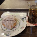 Kingyozaka - モンブランと台湾烏龍茶