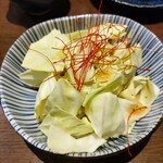 茜屋 - 塩キャベツ。300円だけど少ない